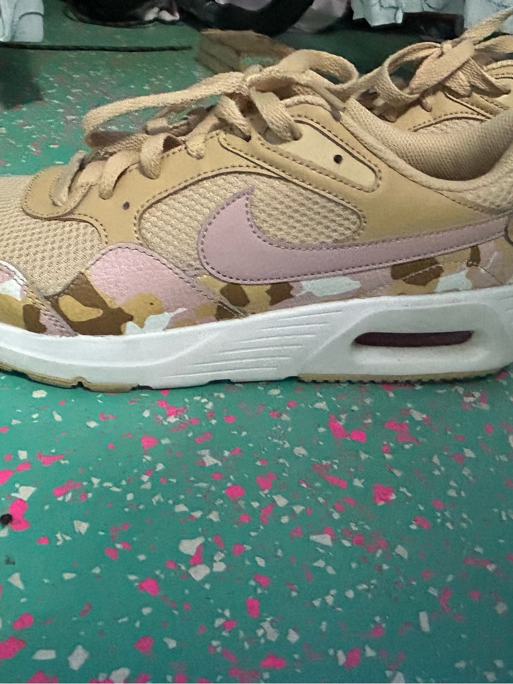 Nike woman’s size 9 Tan & Pink Camo Accent Sneaker